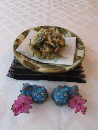 もずくのモチモチかき揚げ（沖縄の味付き天ぷら）