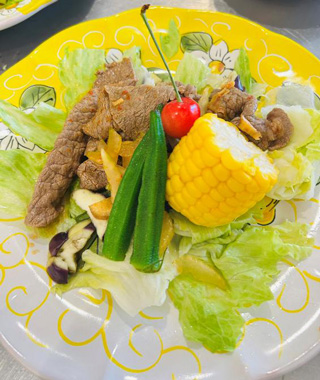 牛肉とセロリのピリ辛サラダ